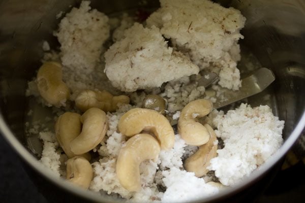 making mushroom korma recipe