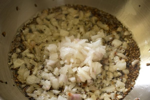 onions for mushroom korma recipe