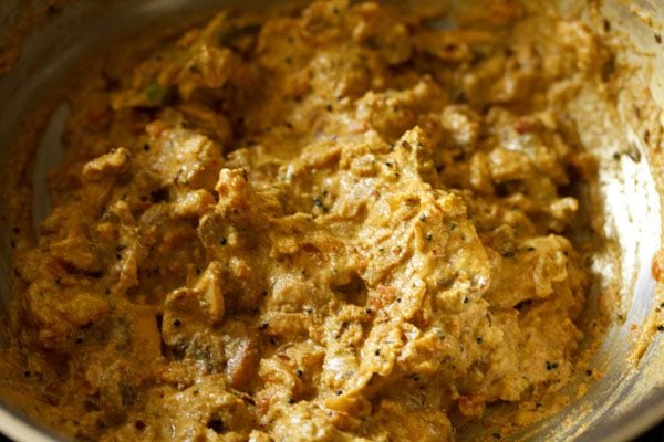 preparing mushroom korma recipe