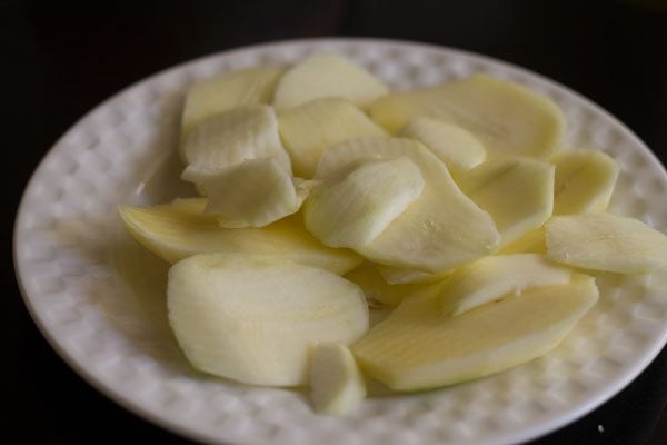 peeled and chopped raw mangoes.