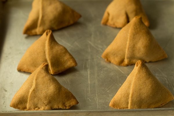 baked samosas ready. 