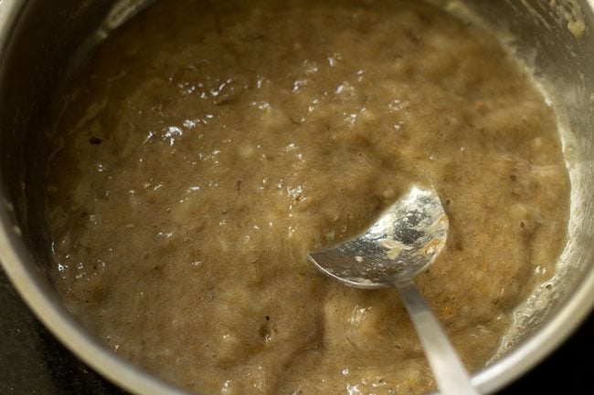 spice powders mixed well in the mashed bananas. 