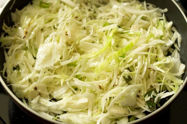 mix salt with cabbage