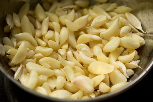 garlic in a grinder jar.