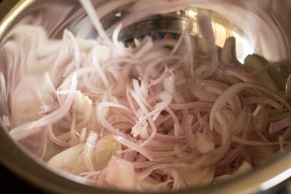 sliced kanda in a bowl