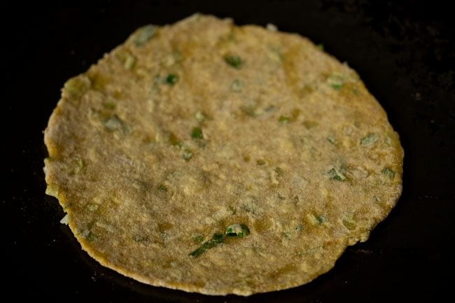 preparing spring onion paratha recipe