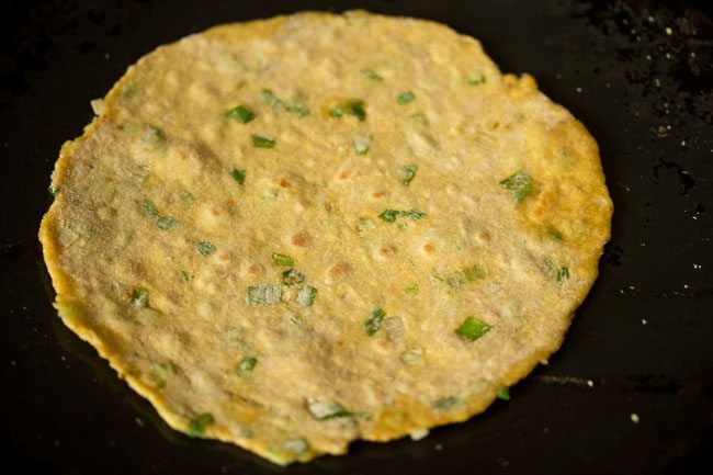 preparing spring onion paratha recipe