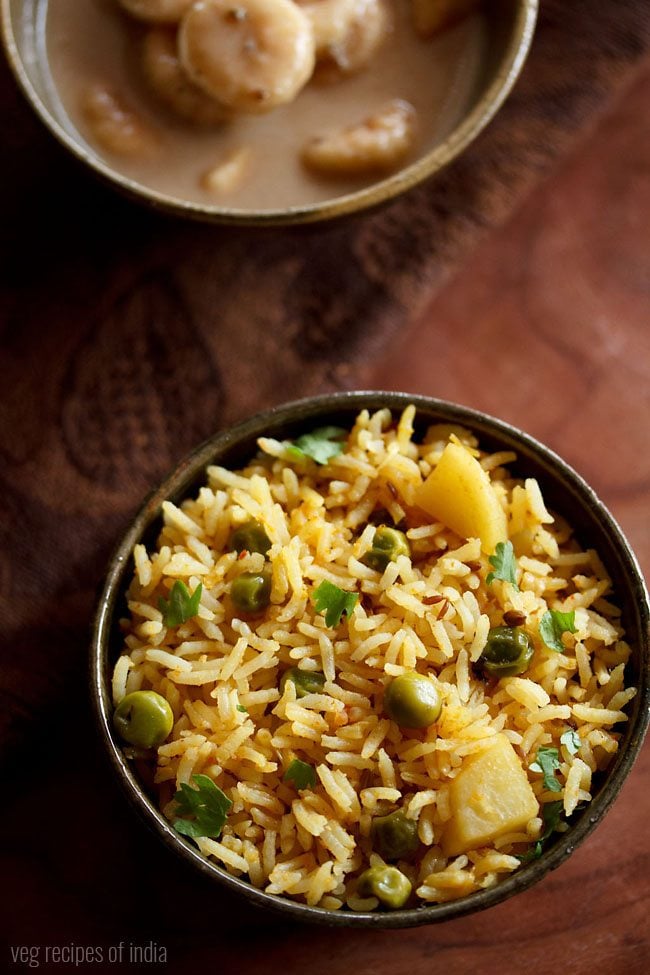 tomato biryani served in a bowl