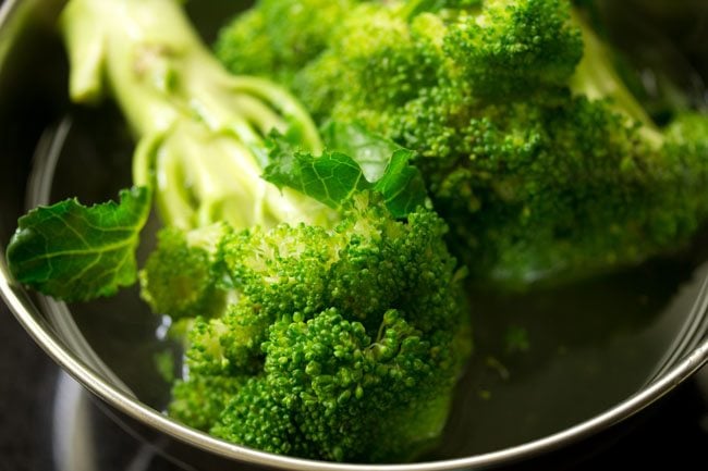 blanching broccoli