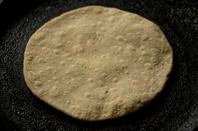 preparing broccoli paratha recipe