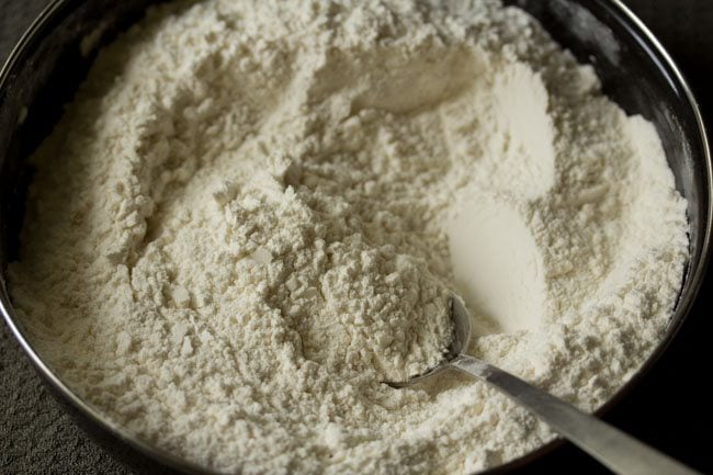 dry ingredients have been mixes for puff pastry recipe.