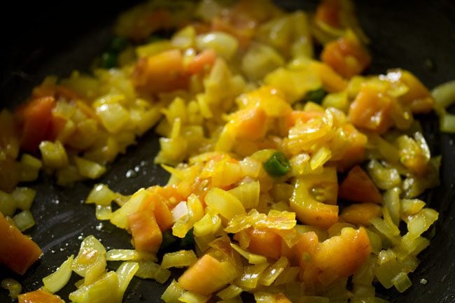 sauteing tomatoes 