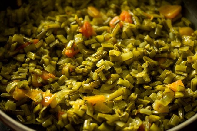 cooked gawar bhaji in the pan