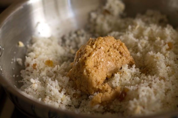 jaggery to make Goan neureos recipe