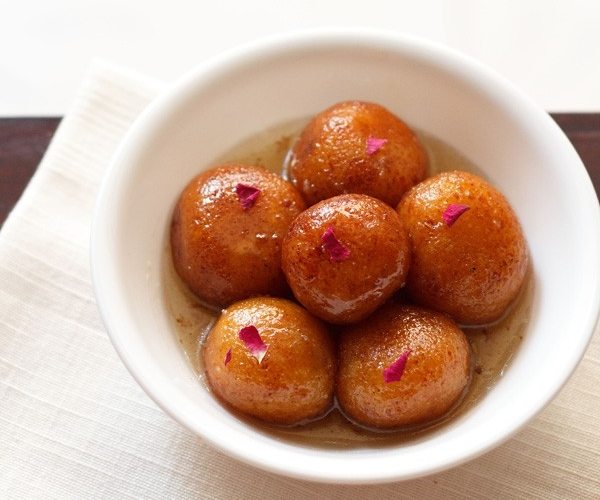 https://www.vegrecipesofindia.com/wp-content/uploads/2016/08/gulab-jamun-sweet-recipes.jpg