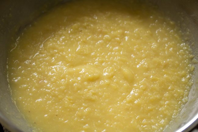 mashed cooked moong dal for pasi paruppu payasam. 