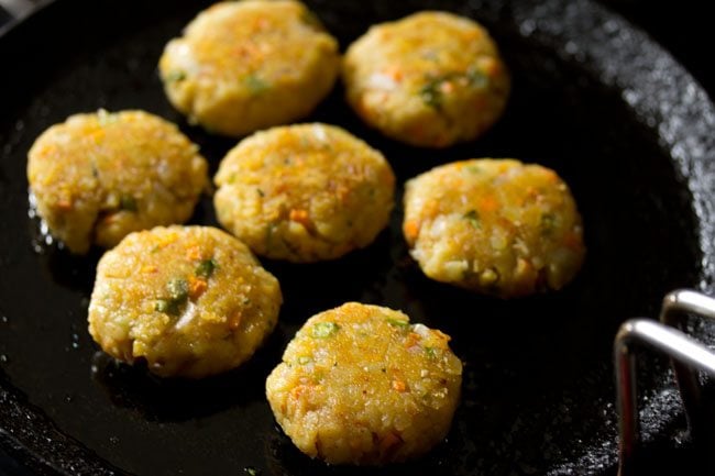 poha cutlets turned over after one side turns golden. 