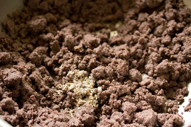 making ragi ladoo recipe