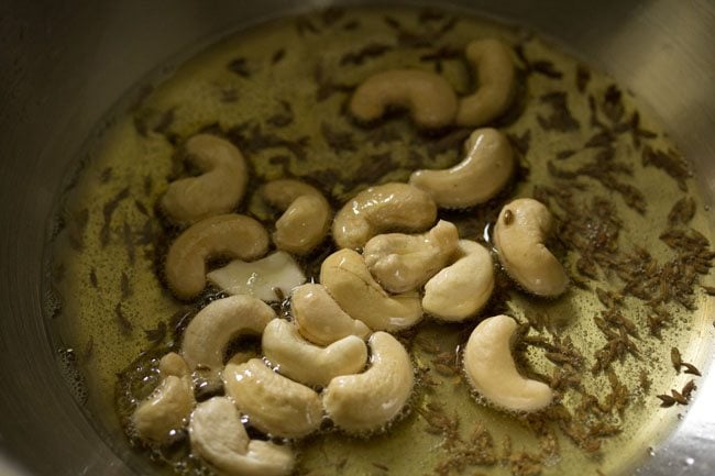 cashews to make rava Pongal recipe