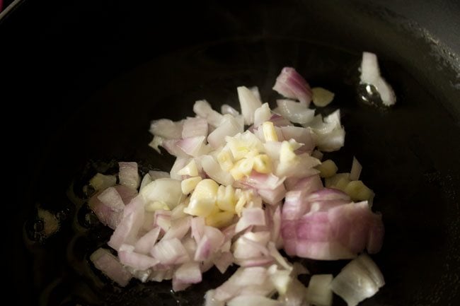 garlic for turai moong dal sabzi recipe
