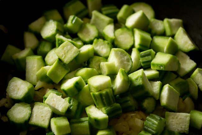 ridge gourd for making ridge gourd bhaji recipe