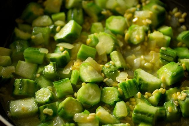 preparing ridge gourd bhaji recipe