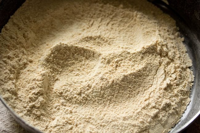 urad dal flour to make urad dal laddu recipe