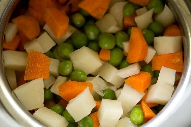 vegetables for veg puff recipe