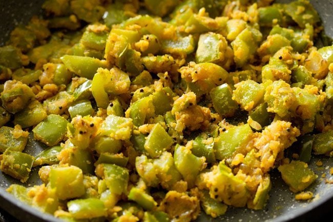 capsicum besan bhaji in the pan