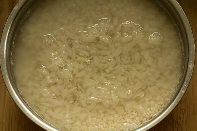 soaking rice and poha in water. 