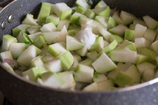salt to make lauki sabzi recipe