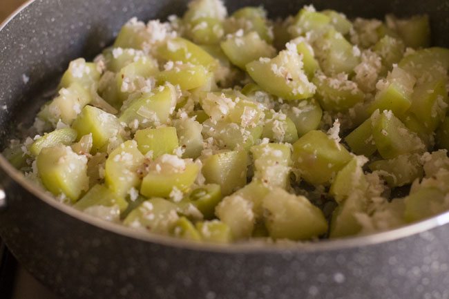 mix coconut with bhaji