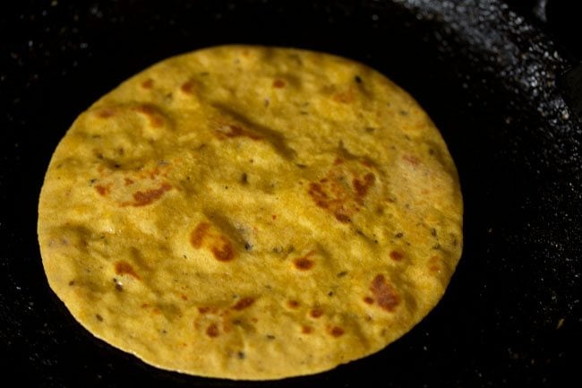 fried masala paratha on tawa