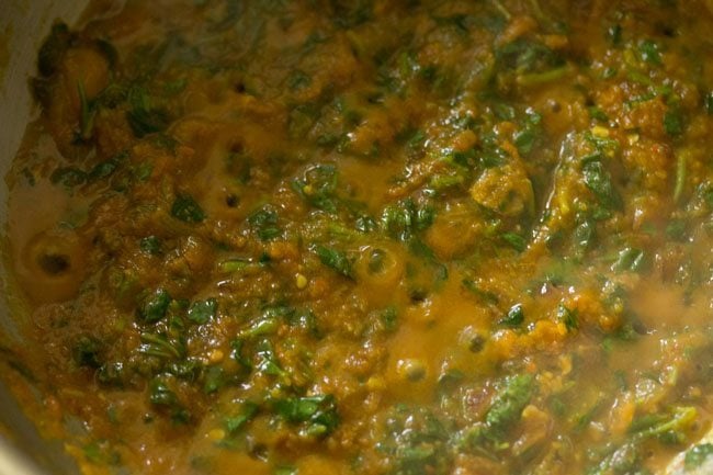 sauté the methi leaves and the masala mixture