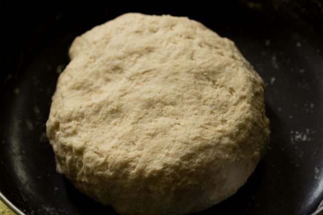 prepared dough kept for leavening. 