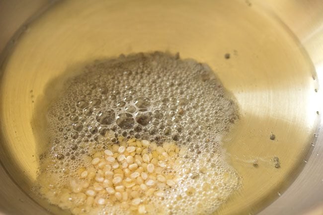 preparing tamarind rice recipe