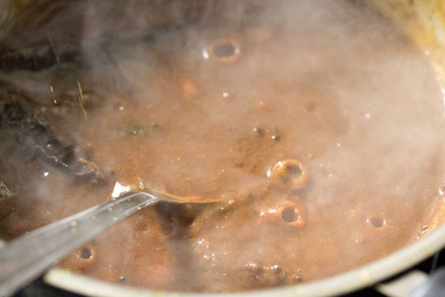 preparing tamarind rice recipe