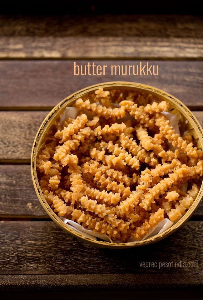 butter murukku served in a cane bowl with text layovers.