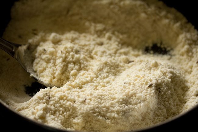 spices mixed well in the flour mixture.