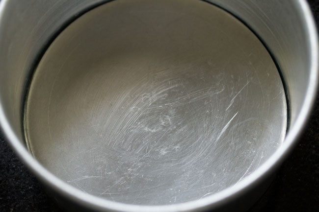 greased pan for cooker cake recipe