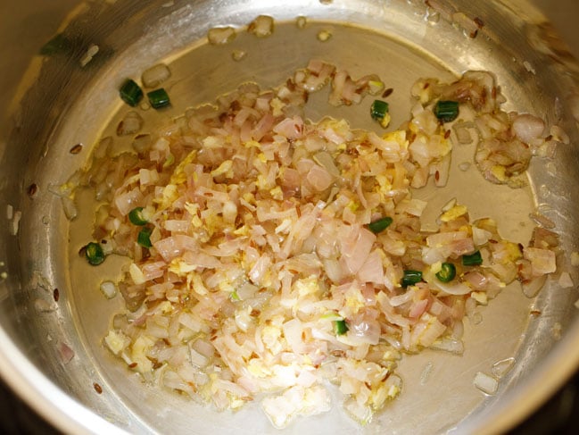 saute ginger garlic paste in instant pot