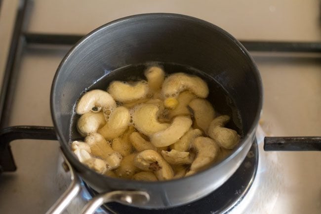 cashews in hot oil