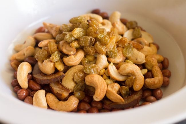 fried raisins with other fried ingredients in bowl