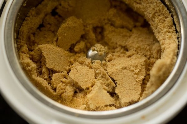 biscuits that have been ground to a fine powder for making a cookie crust