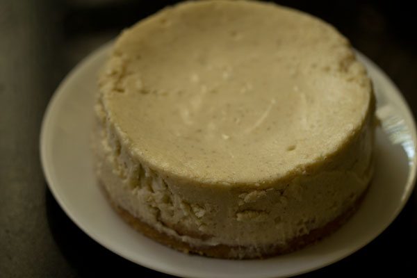 completed cheese cake on a serving platter