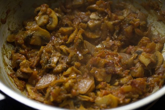 sautéed onion cubes mixed with mushroom gravy