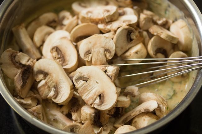 mushroom for mushroom biryani recipe in pressure cooker