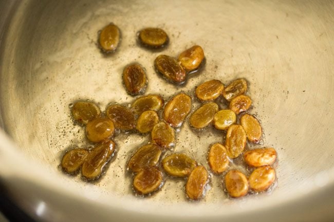 raisins for mushroom biryani recipe