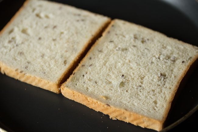 bread slices on frying pan