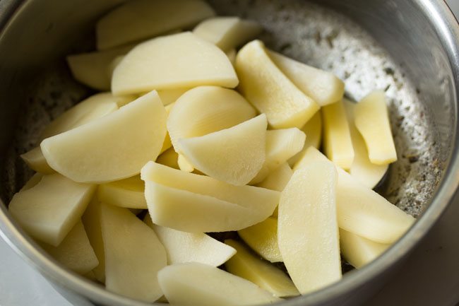 potatoes and seasoning ingredients
